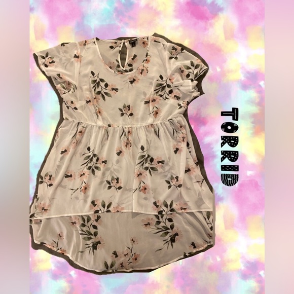 torrid Tops - Torrid High Low Short Sleeve Blouse Size 3